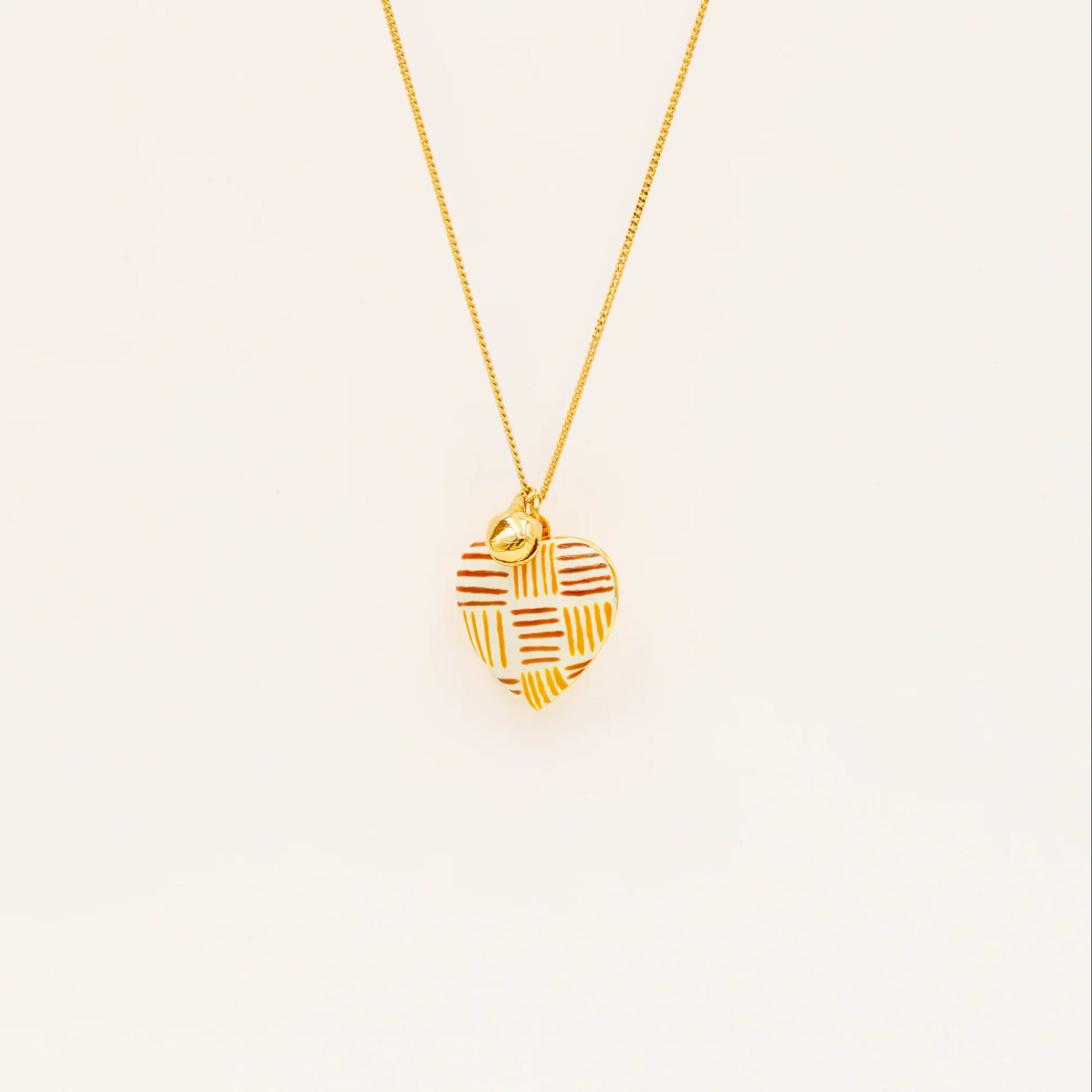 Wholesale Mom Love Heart Locket Necklace With Zircon In Purple Titanium Steel Openable Photo Album Pendant Gift Boutique Resale Fashion Jewelry