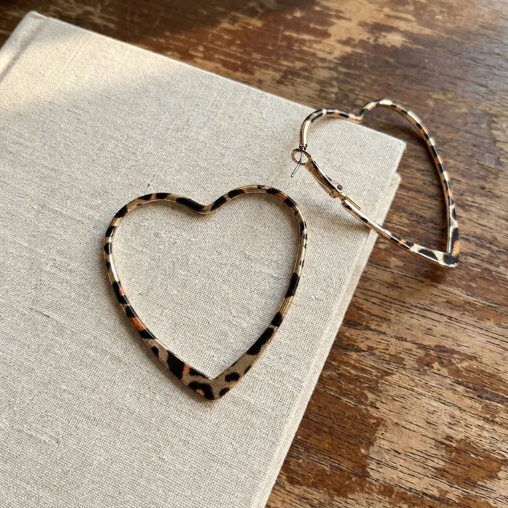 Wholesale Electroplated Alloy Leopard Print Circle Earrings For Women Retro Fashion Accessory Gift