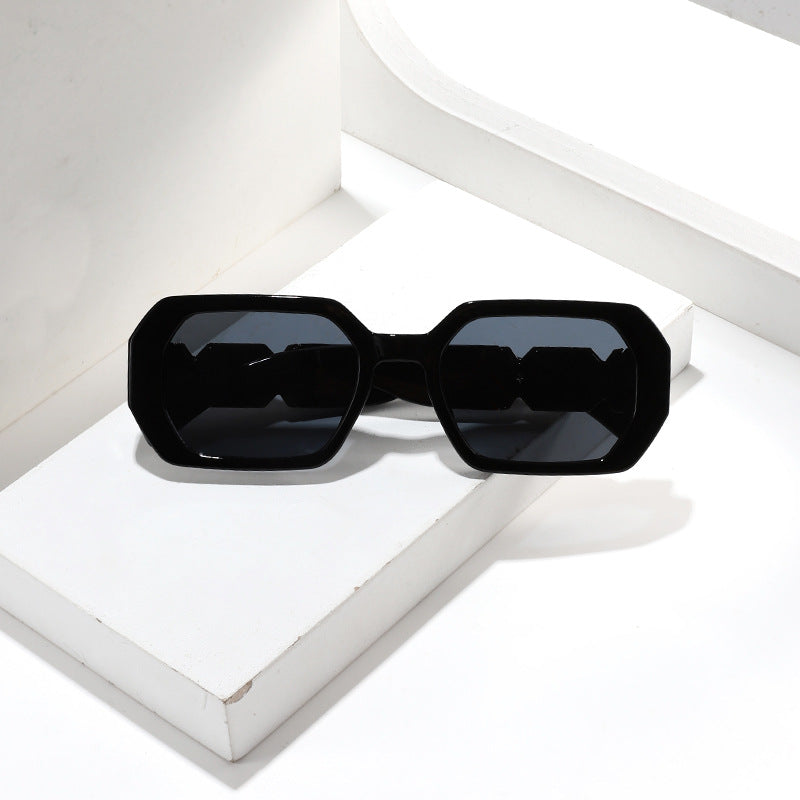 Wholesale  Women' s Ocean Ribbon Diamond Sunglasses Fashion Box Party Sunglasses