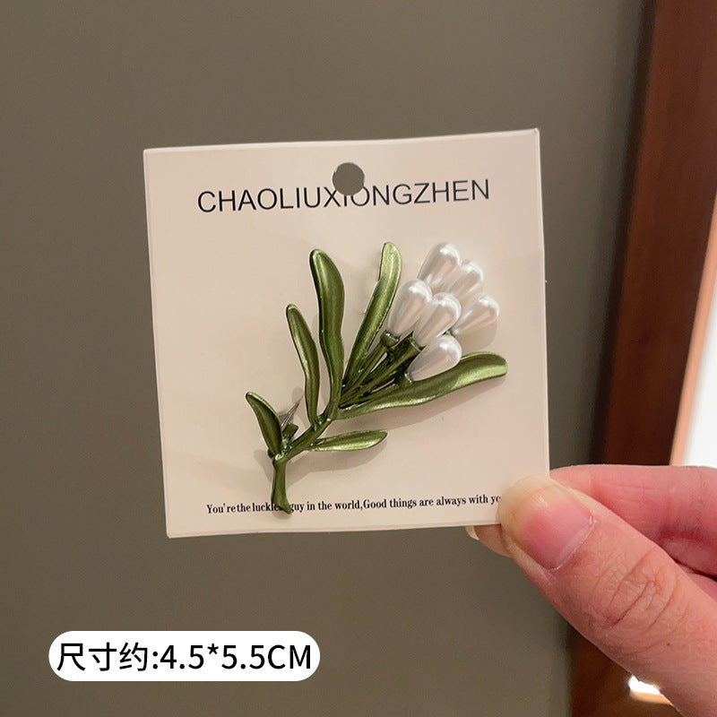 Wholesale Alloy Electroplated Green Pearl Leaf Brooch Pin Chic Floral Corsage Fashion Accessory For Women Boutique Resale Gift
