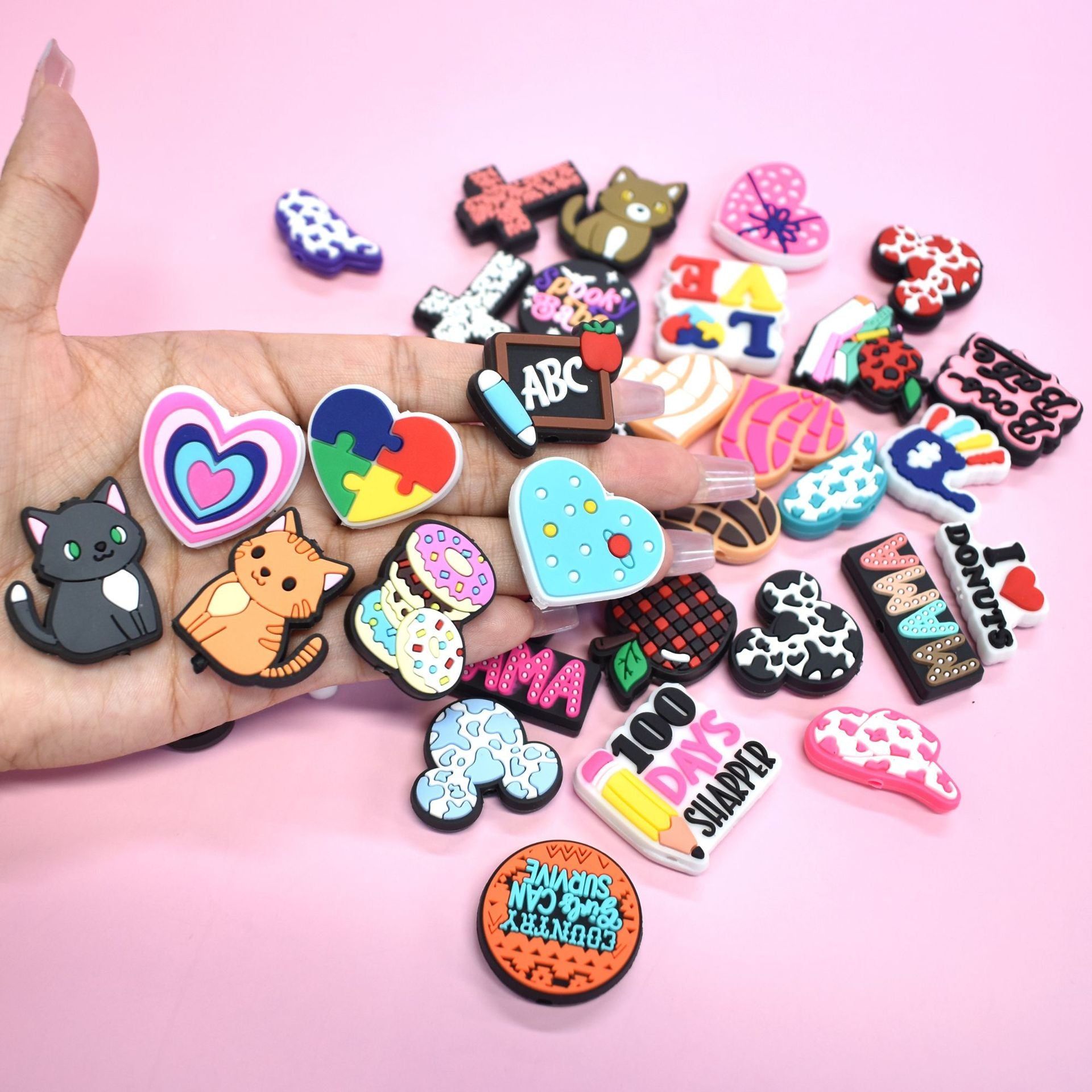 Wholesale  Random 100pcs/pack   Cartoon pet cat beads  Focal Beads