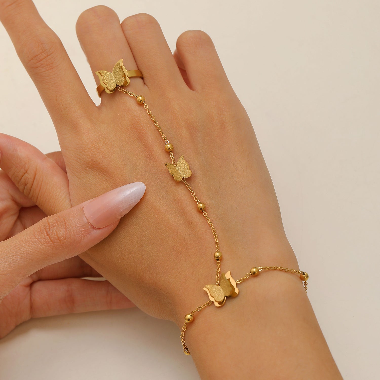 Wholesale Scorpion finger-inlaid zircon gemstone three-dimensional scorpion bracelet