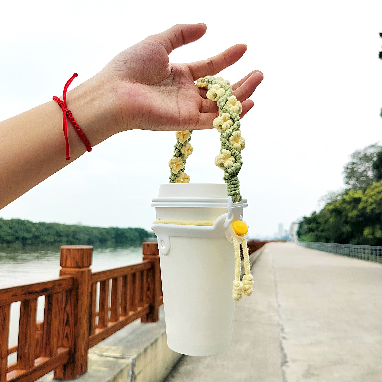 Wholesale Flower Rose Sports Water Cup Hand Rope Cup Accessories