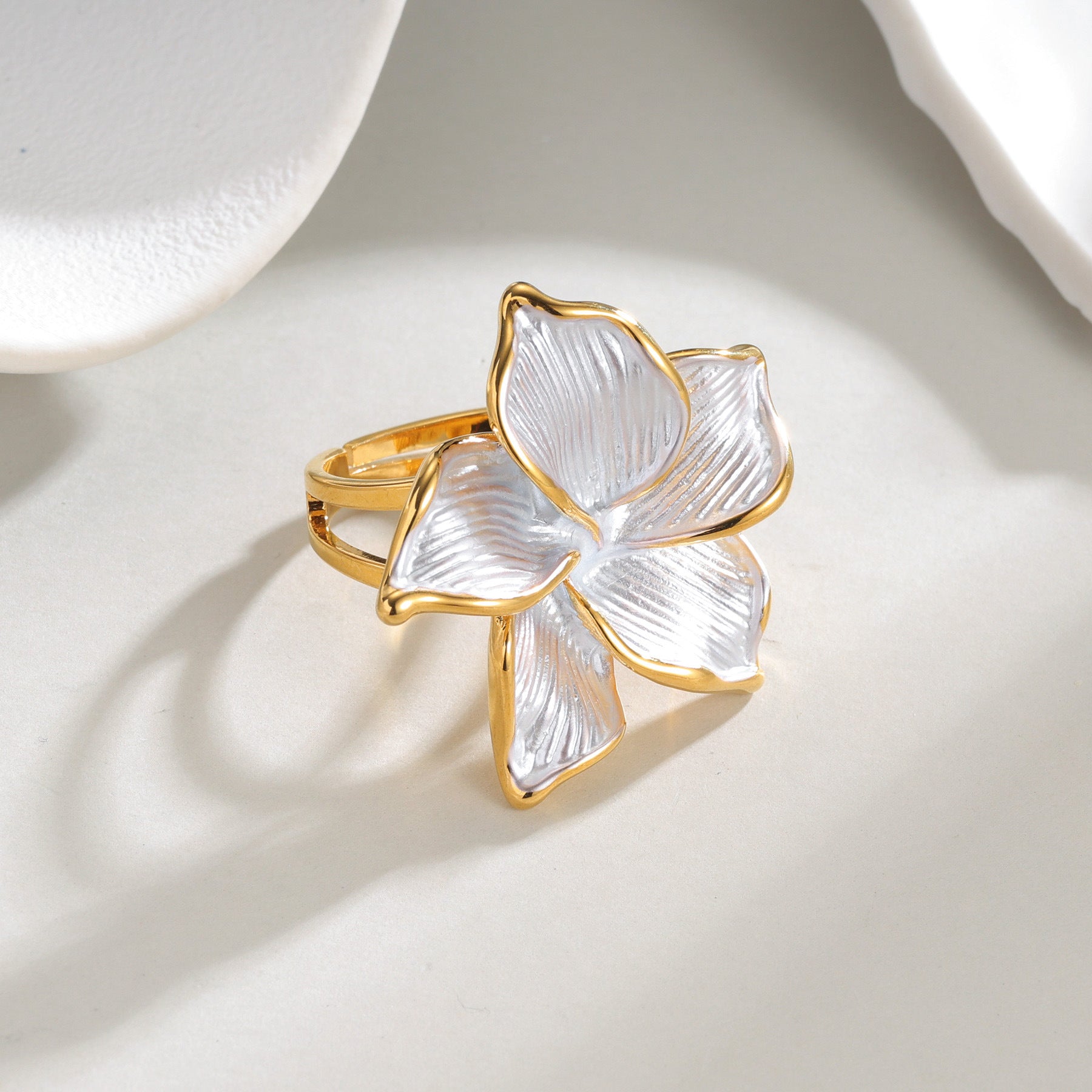 Wholesale Camellia Flower Ring Stainless Steel Sweet Forest Vacation Style Fashion Jewelry Accessory For Women Trendy Everyday Wear Boutique