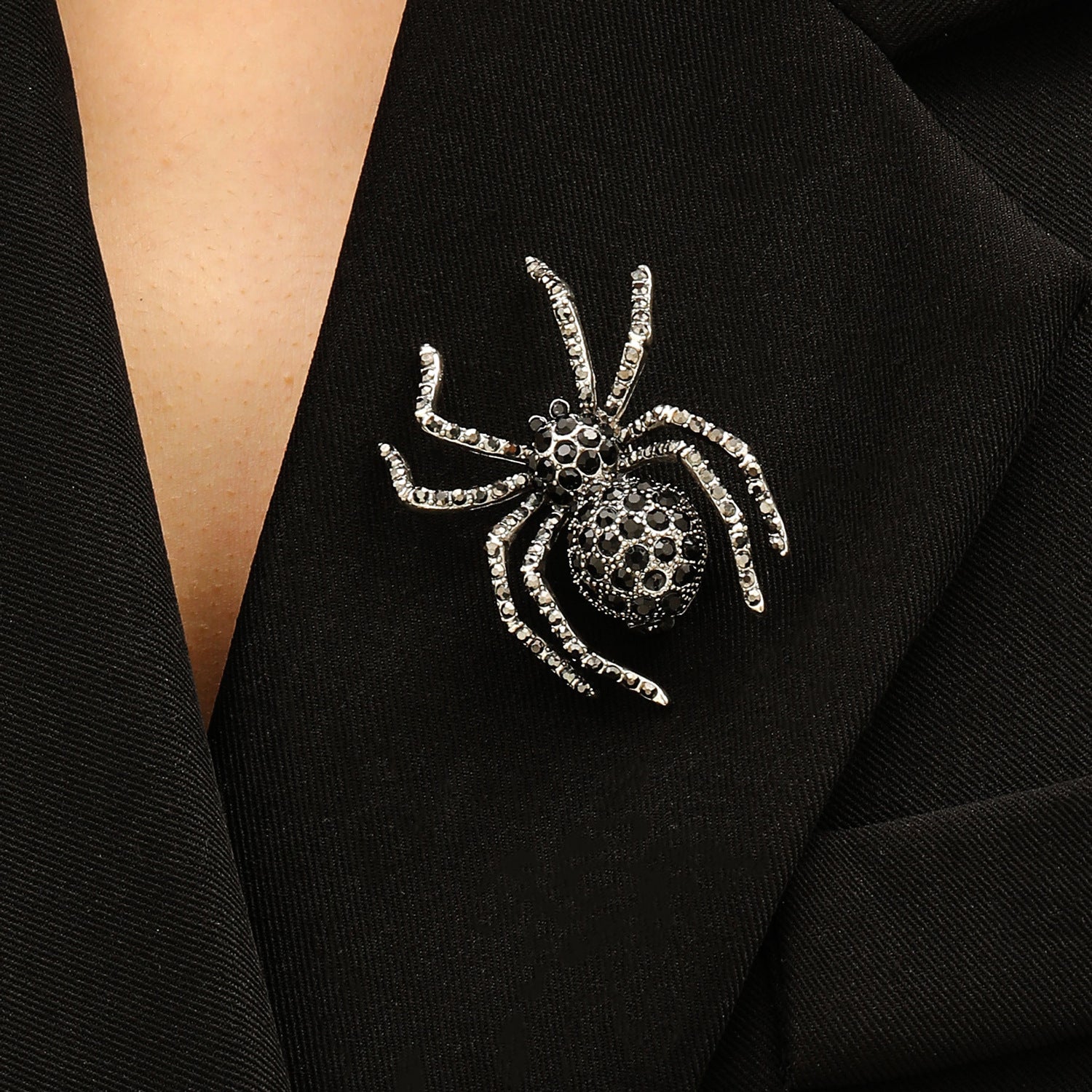 Wholesale Trendy  Brooch Pin Ancient Gold Alloy Unisex Suit Fashion Accessory