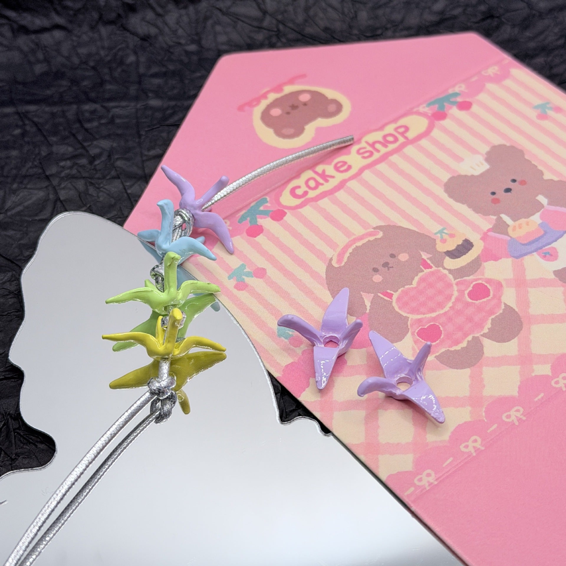 Wholesale 10pcs Alloy origami crane painting DIY alloy accessories vertical hole bead stringing