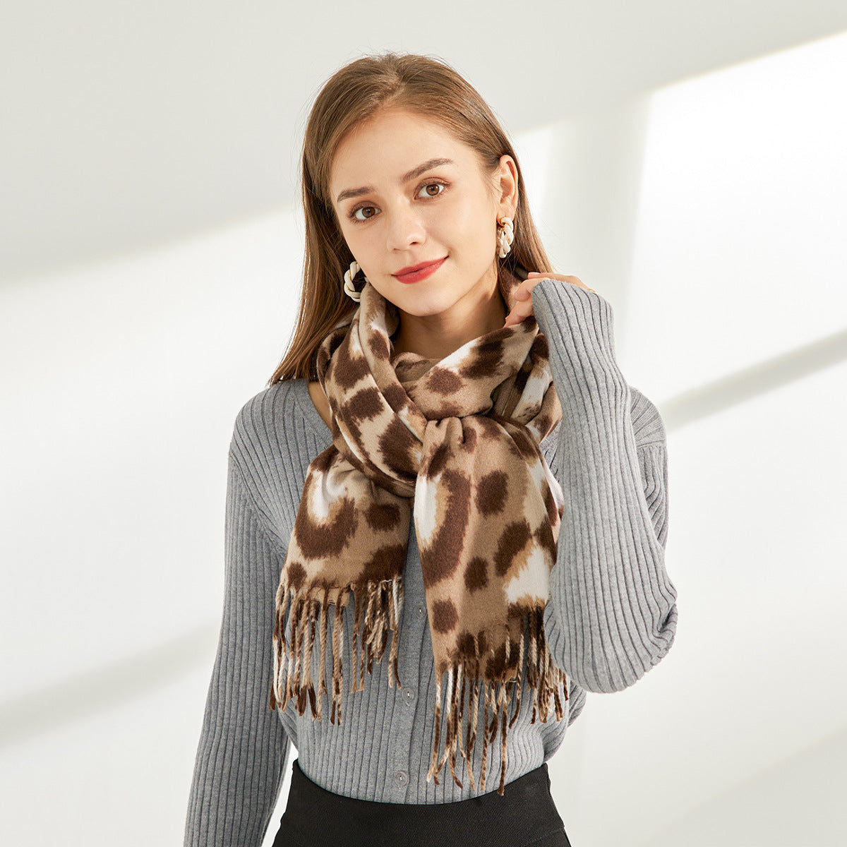 Wholesale Autumn and Winter Tassel Bright Color Splicing Leopard Print Imitation Cashmere Scarf