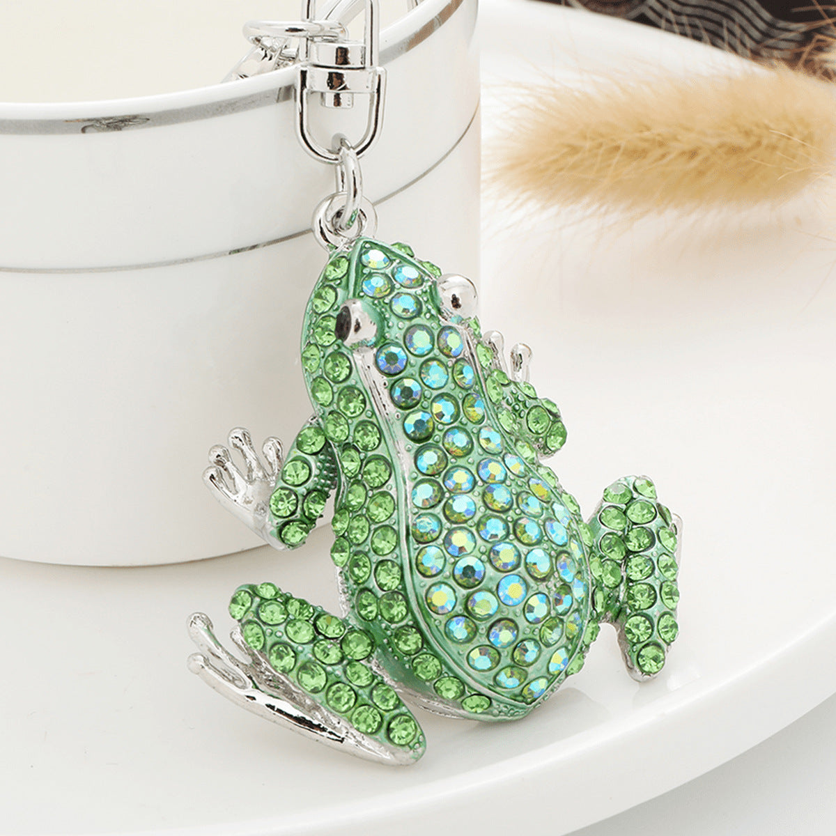 Wholesale frog pendant  cute keychain creative gifts
