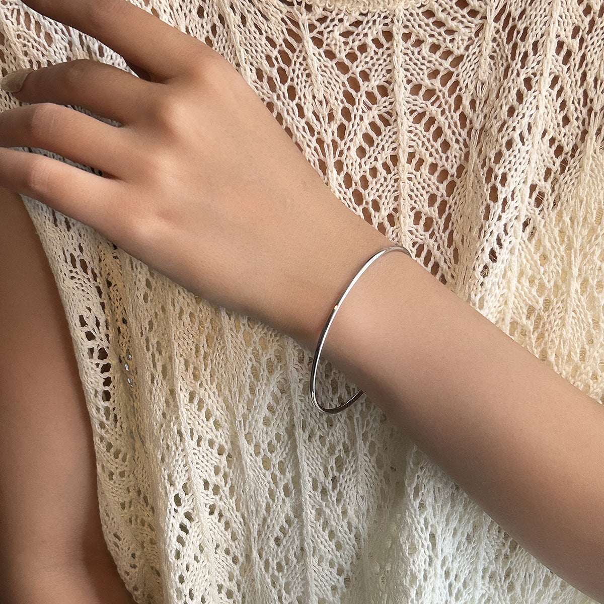 Wholesale Small fresh three-dimensional flower earrings