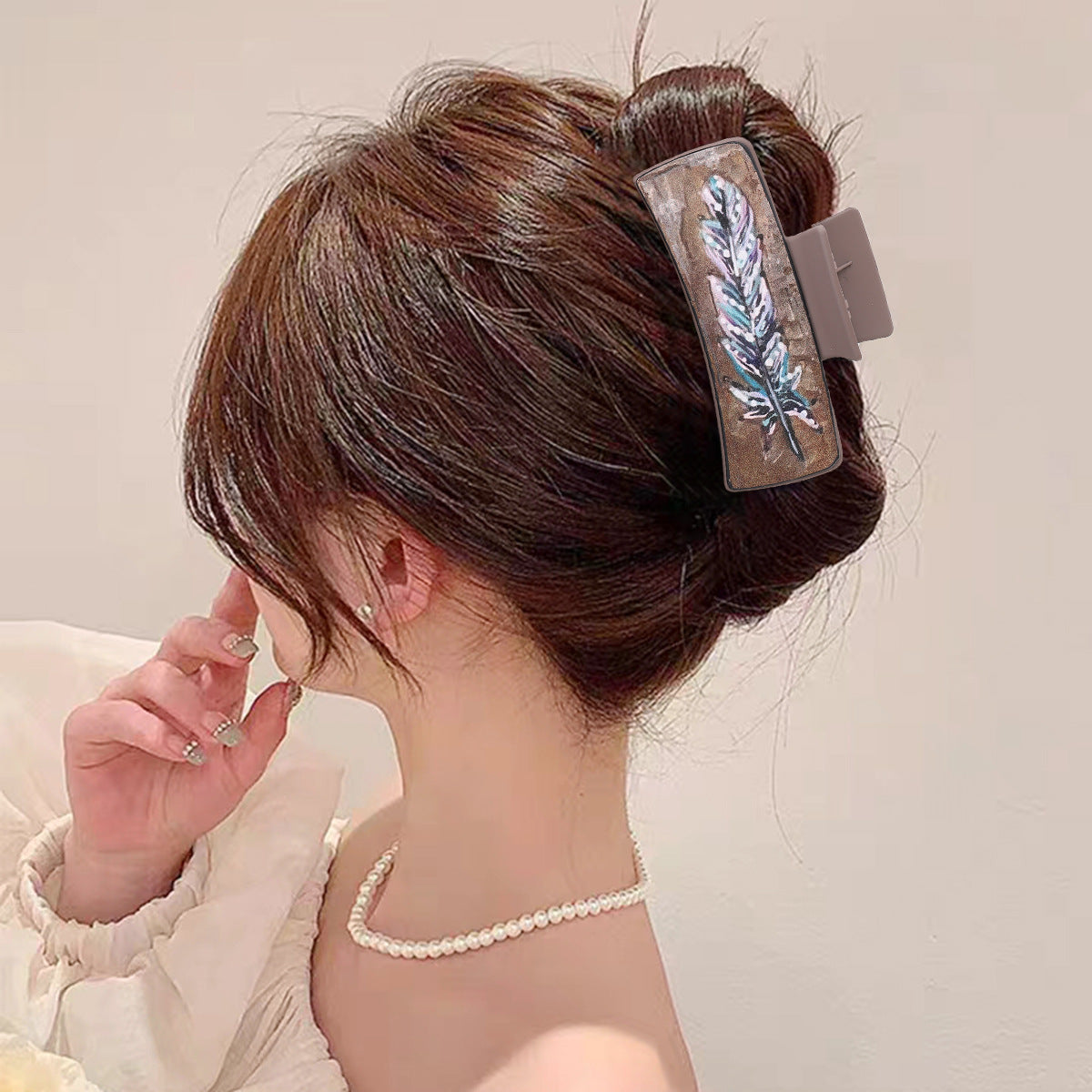 Wholesale Retro Feather Pattern Handmade Shark Hair Clip Women S Artificial Leather Hair Accessory For Everyday Styling