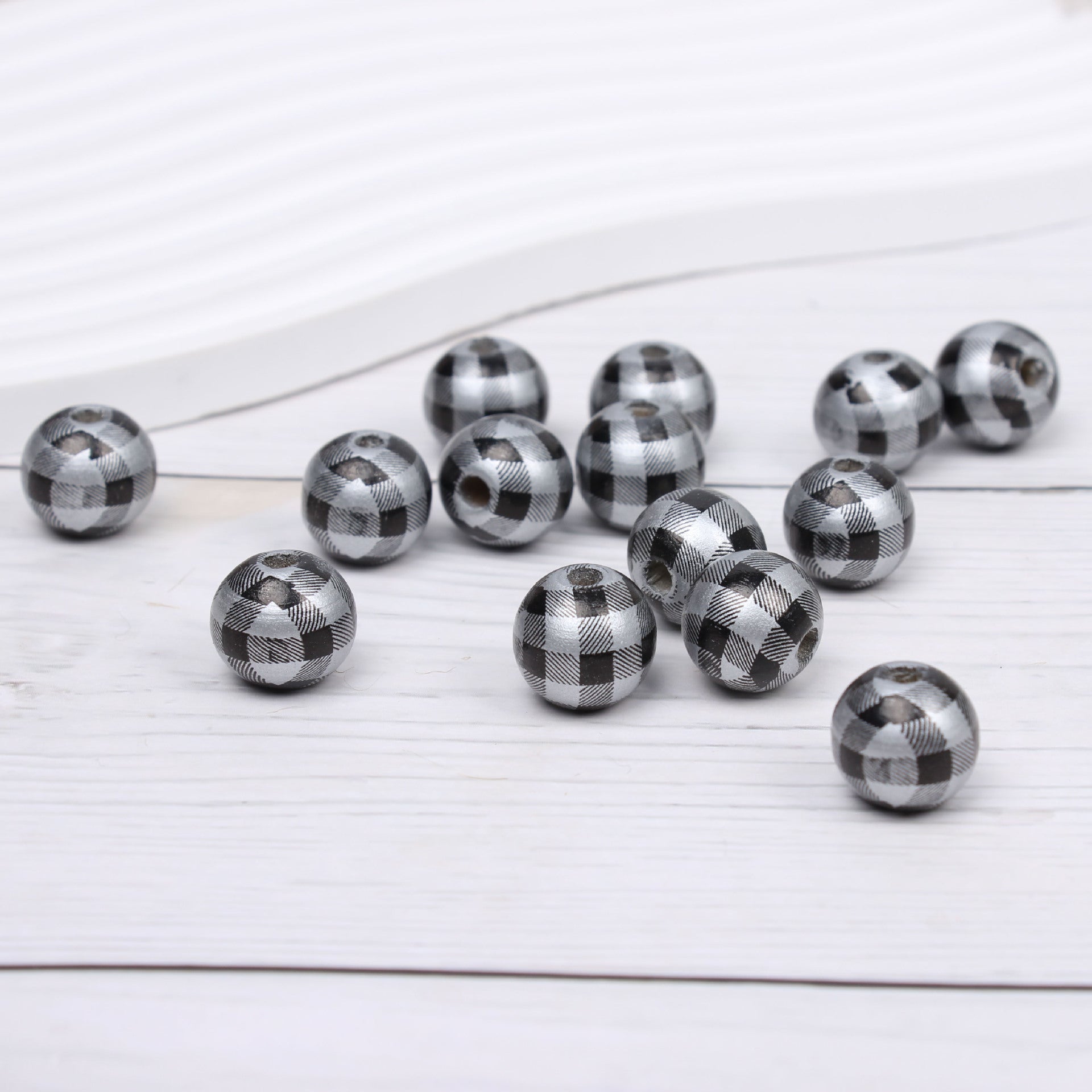 Wholesale 20PCS DIY 20mm Christmas Snowman Scarf Wooden Beads