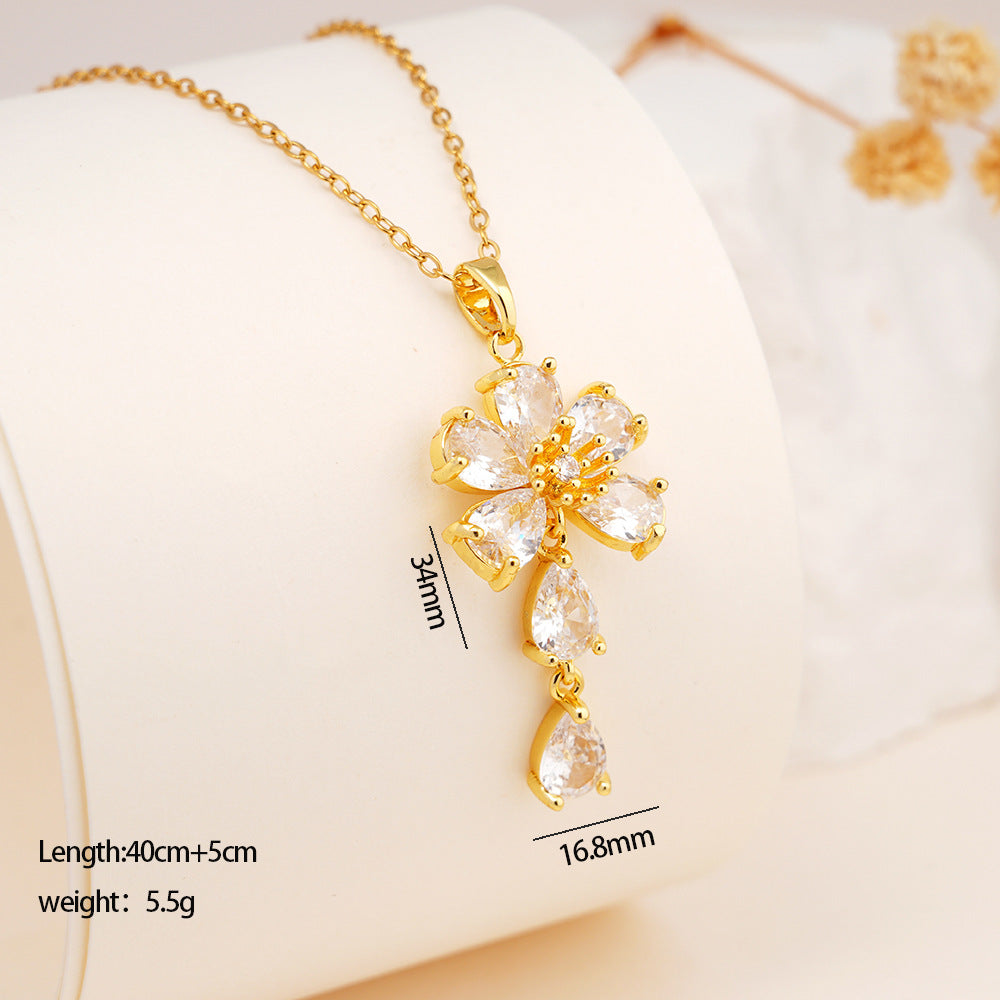 Wholesale Butterfly Flowers  Light and Luxurious Clavicle Necklace