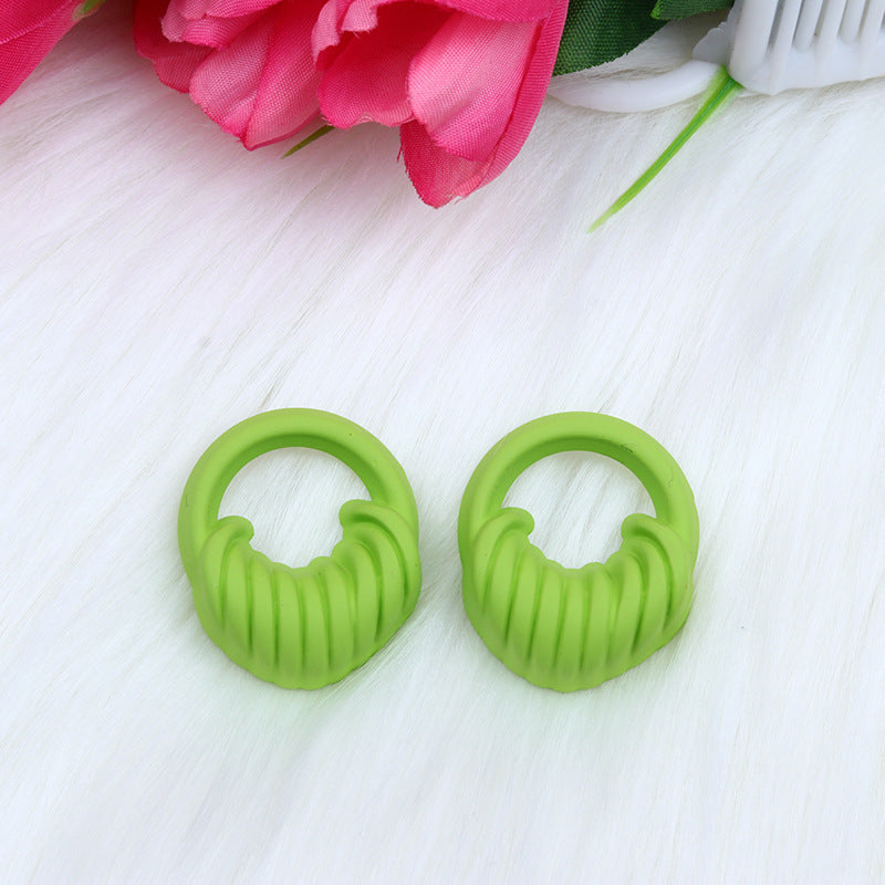 Pendientes acrílicos de pintura en aerosol tridimensional en forma de color al por mayor