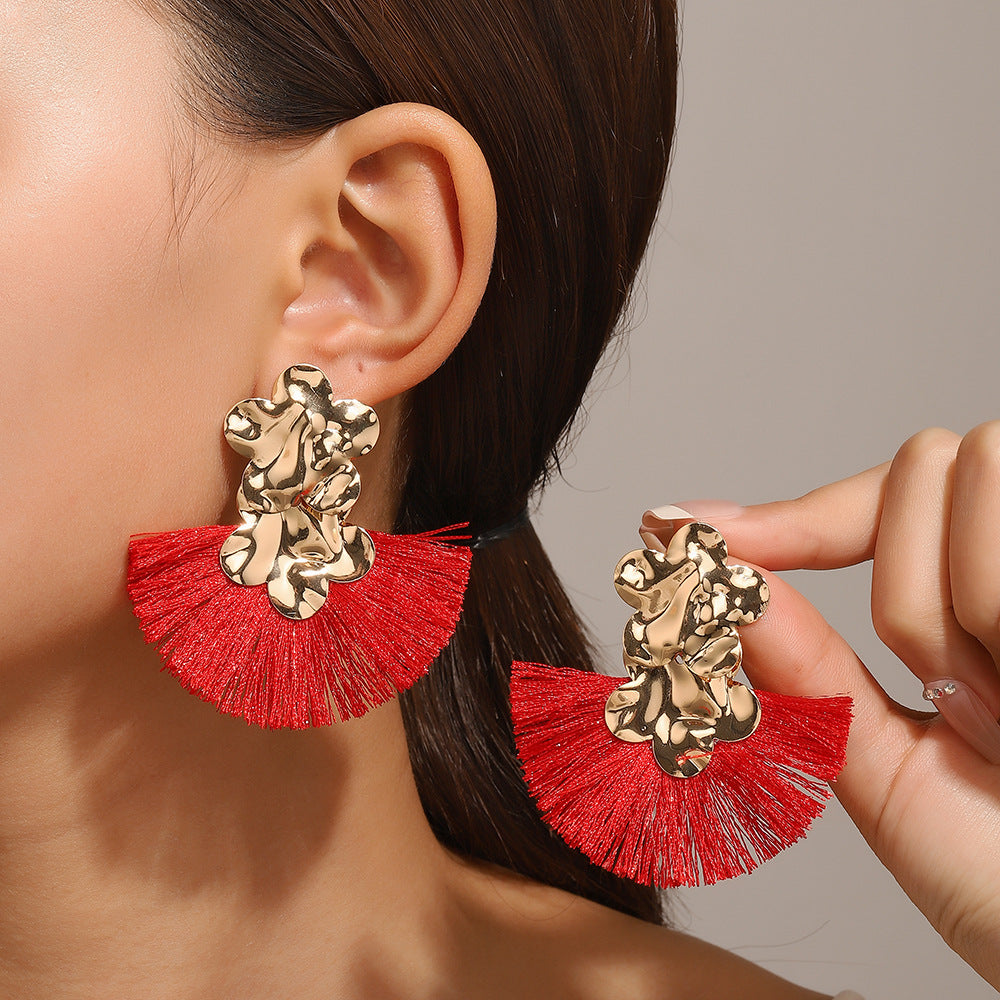 Wholesale Scalloped Tassel Vintage Alloy Flower Exaggerated Earrings