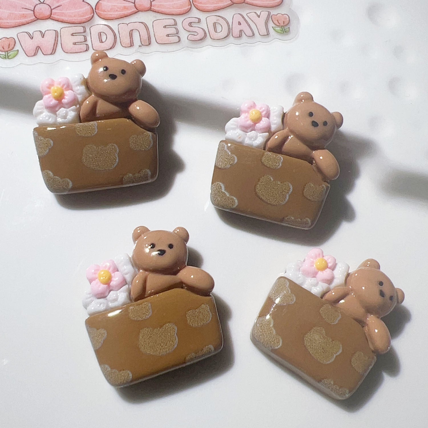 Wholesale 20pcs Resin accessories diy accessories handmade material shoelace buckle hat mobile phone