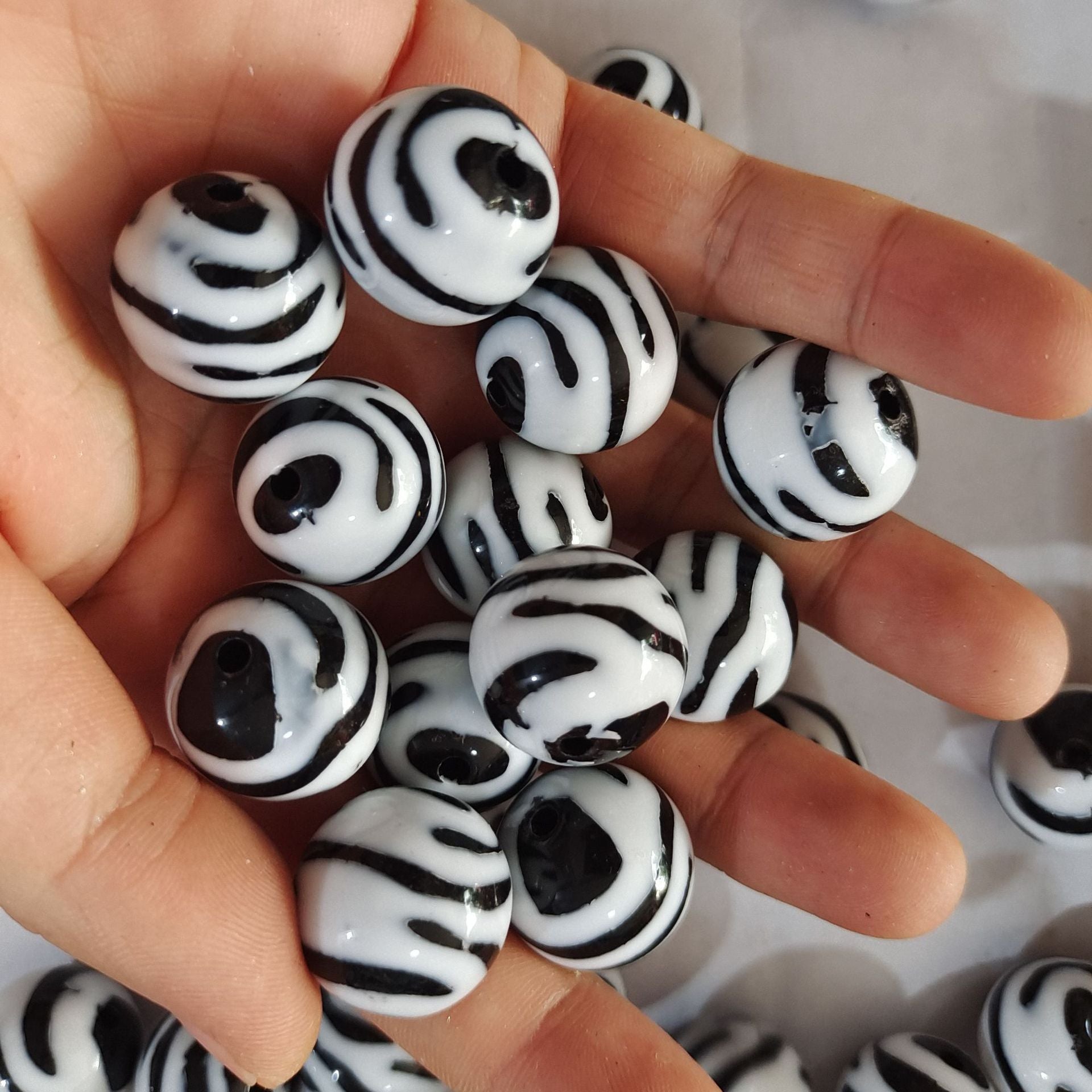 Wholesale 5PCS 20mm Acrylic Zebraprint Printed Bead