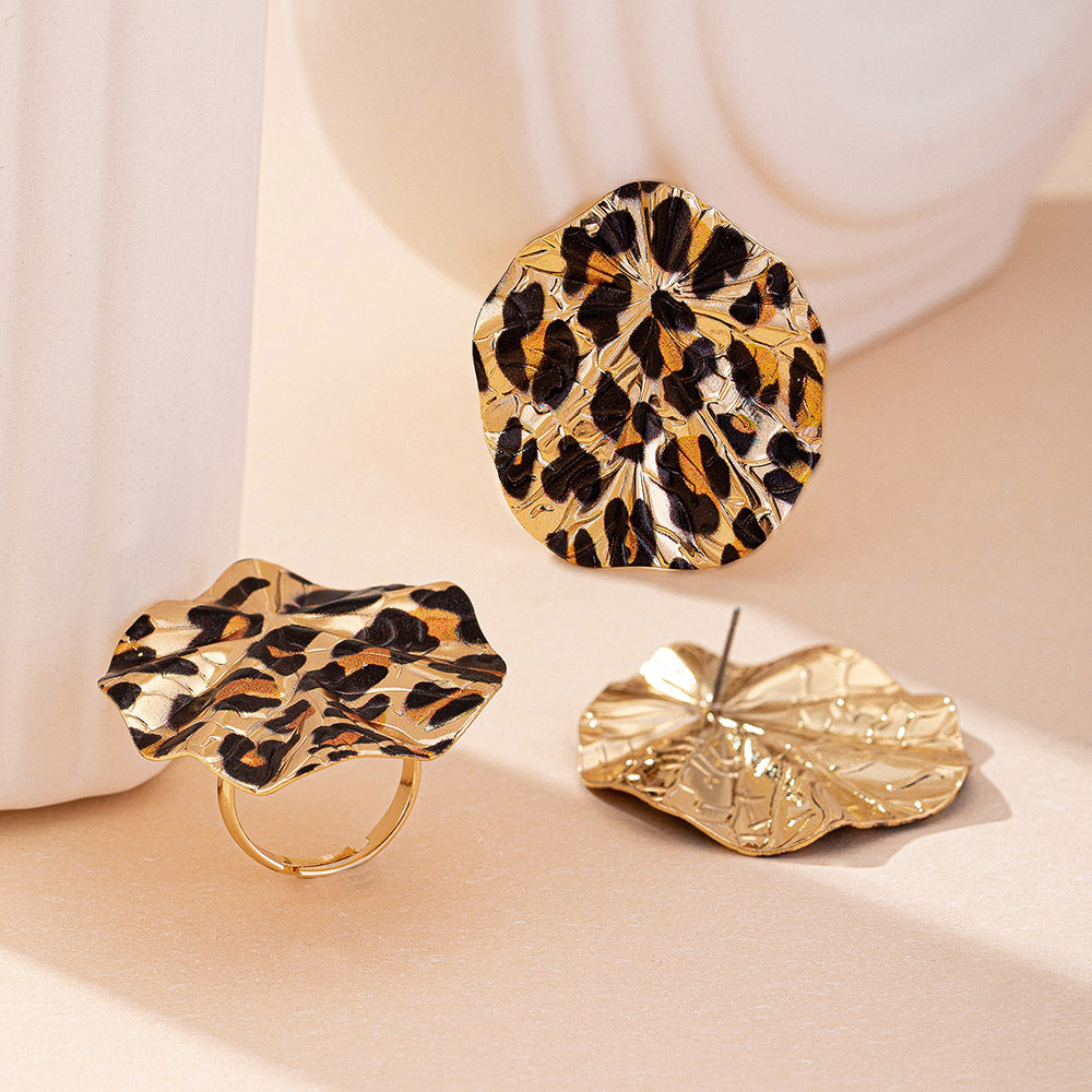 Wholesale Alloy Electroplated Earrings And Ring Jewelry Set With Retro Geometric Leopard Circle Design For Women Party Wear Gift