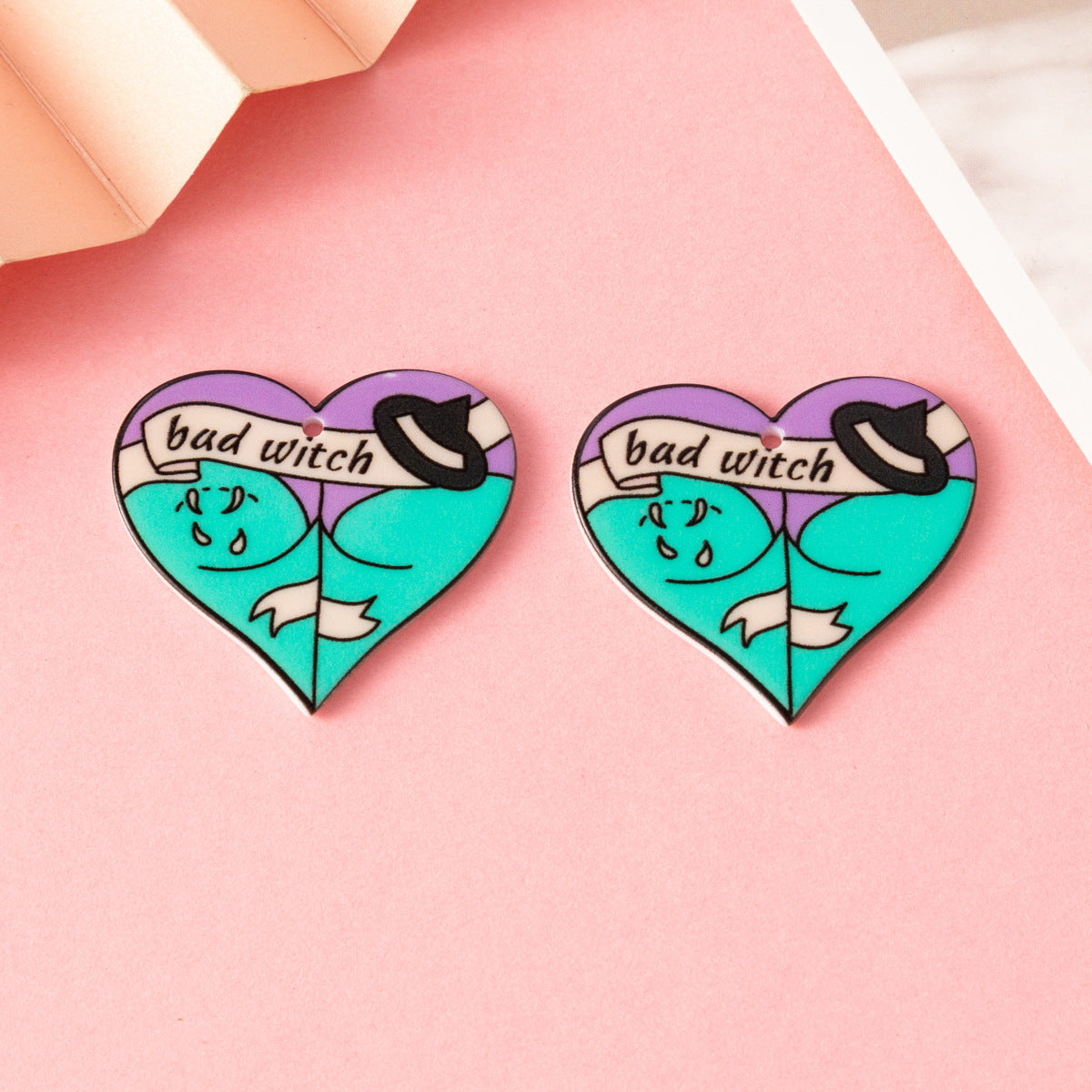 Wholesale 10pcs Halloween DIY Heart-shaped Skull Pattern Fashion Flatback