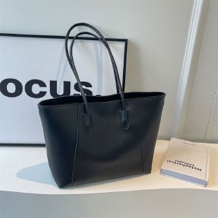 Wholesale Large Capacity Commuter Autumn/Winter Versatile Simple Shoulder Bags