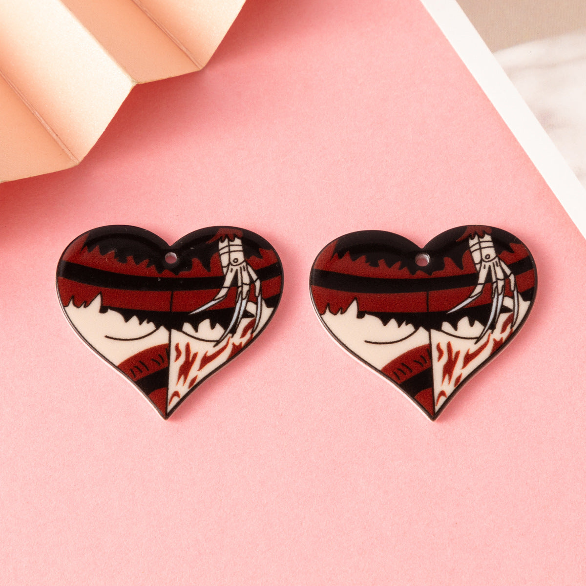 Wholesale 10pcs Halloween DIY Heart-shaped Skull Pattern Fashion Flatback