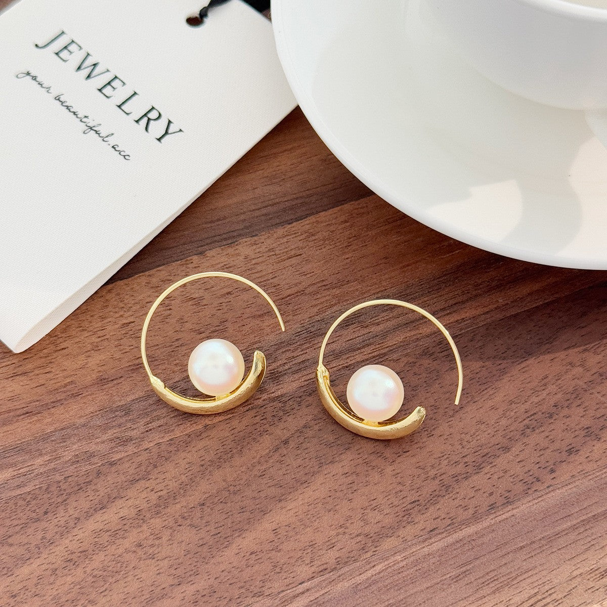 Wholesale Gold Tone Zinc Alloy Geometric Ear Cuffs French Style Minimalist Earrings For Women Chic Everyday Fashion Accessory