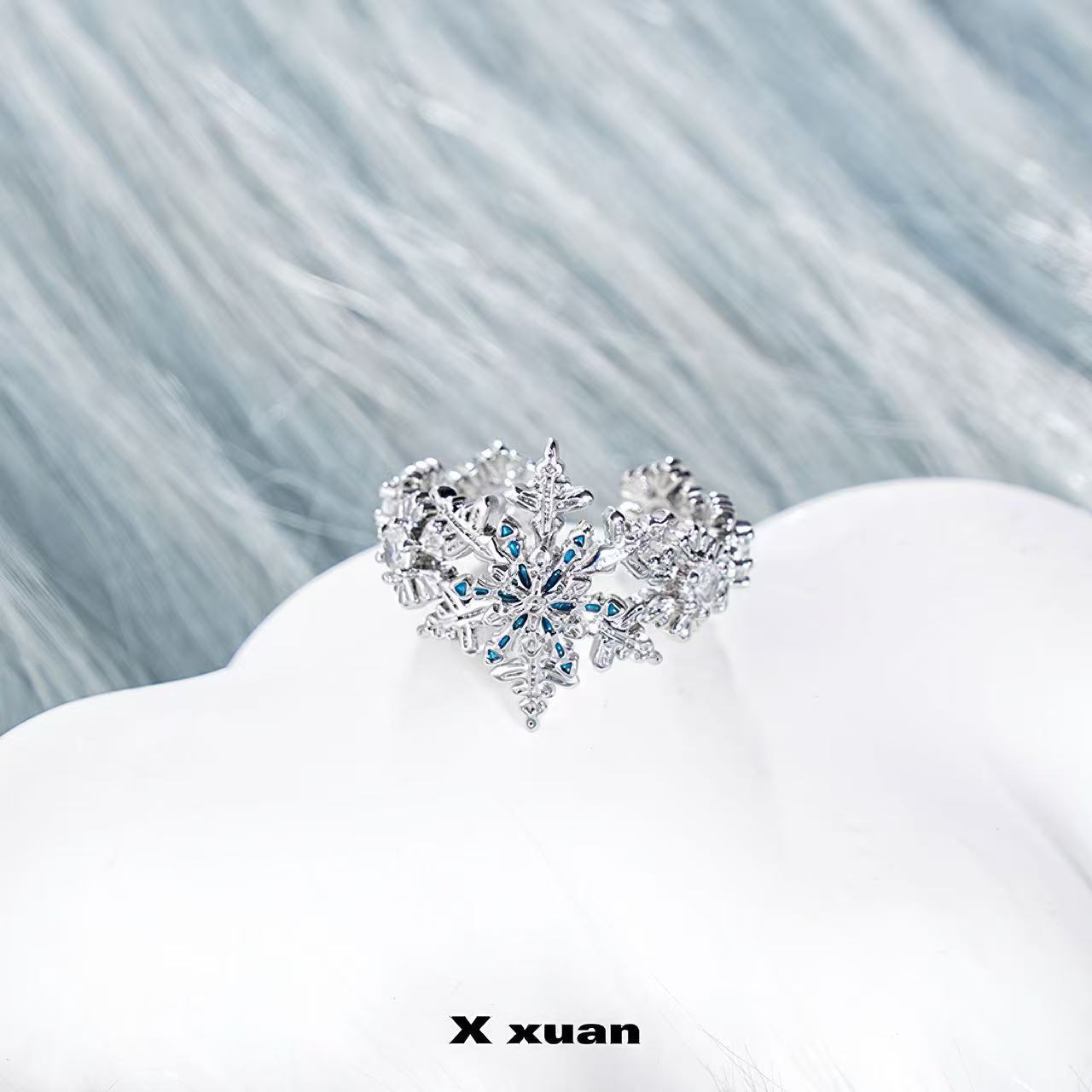 Wholesale Time comes to rotate multi-layer snowflake opening ring