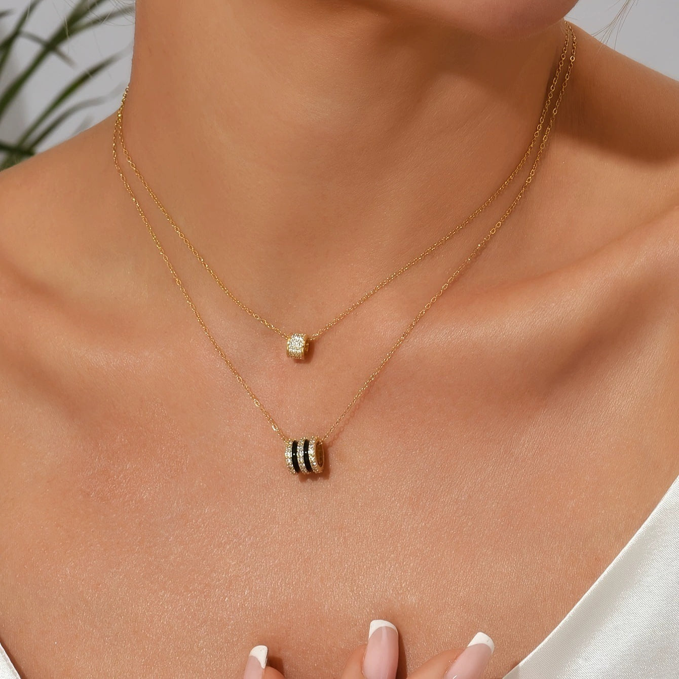 Wholesale Women S Curved Waist Copper Zircon Pendant Necklace Simple Collarbone Chain Trendy Jewelry Accessory Boutique Gift