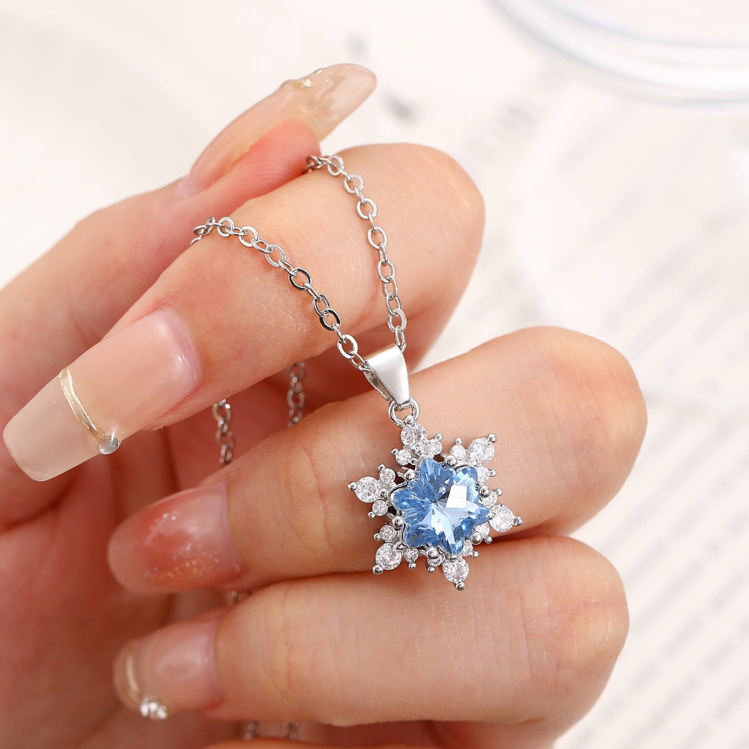 Wholesale full diamond snowflake necklace women's fashion simple Joker autumn and winter sweater chain