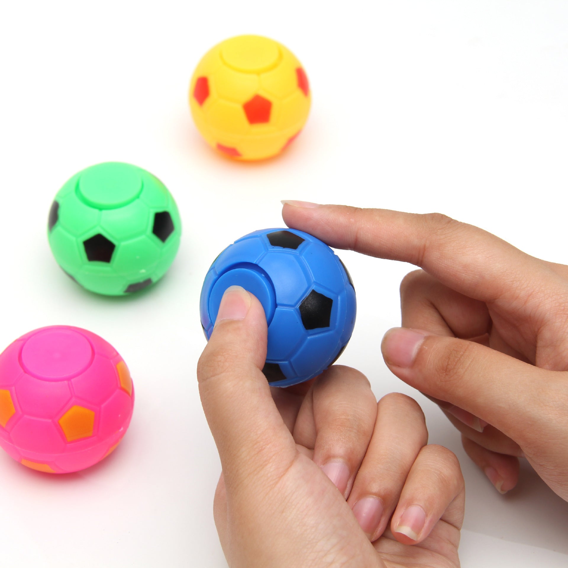 Wholesale Football Finger Spinning Gyro Mini Fingertip Decompression Vent Emotions Children's Puzzle