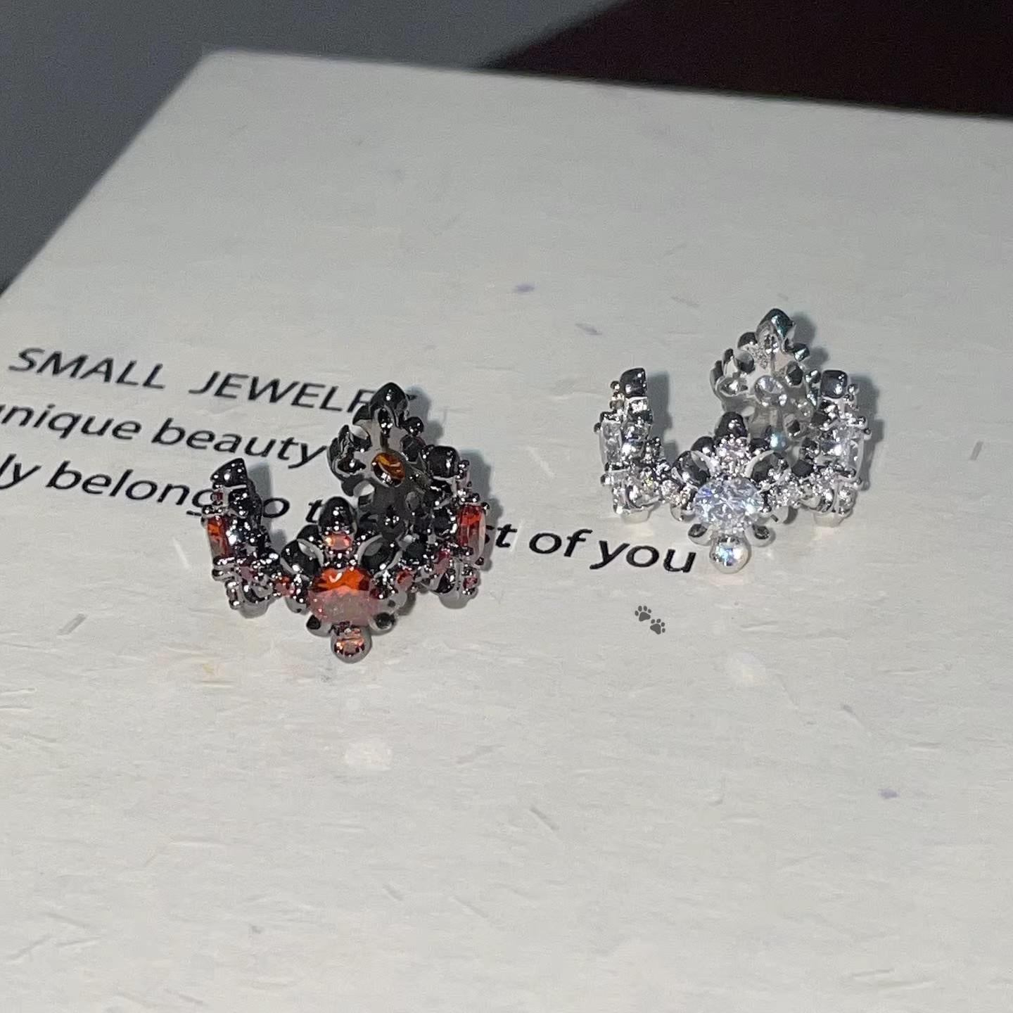 Wholesale Gothic style full of blooming iris cross ear clip