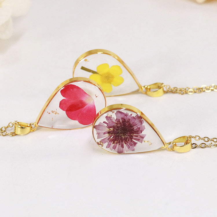 Wholesale 6pcs Drop Shaped December Flower Real Flower Resin Necklace
