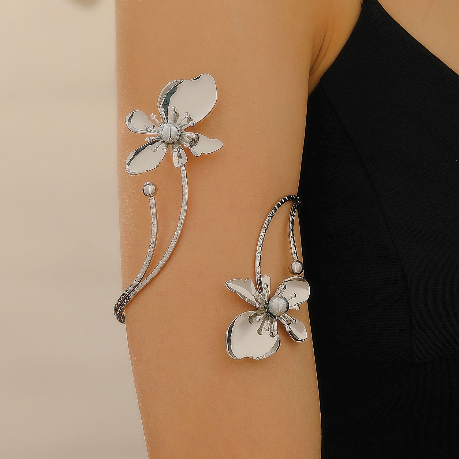 Wholesale Gold Butterfly Rhinestone Open Arm Cuff Metal Flower Hollow Design Fashion Jewelry Accessory Everyday Wear Gift Boutique Resale