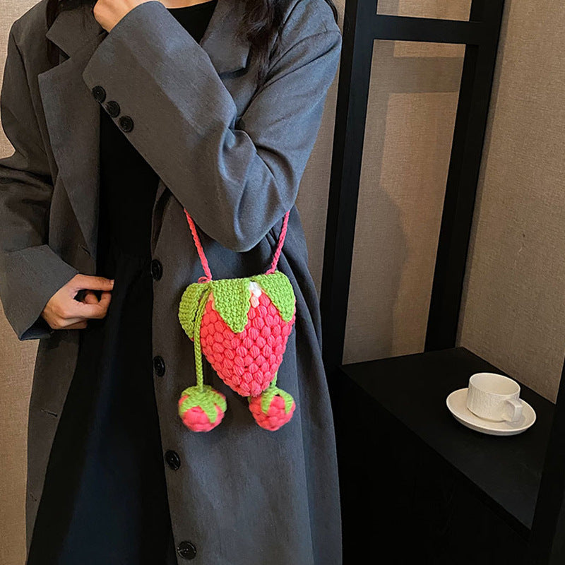 Wholesale Children's Bag Cute Strawberry Three-dimensional Crocheted Wool Bag Hand Knitted Crossbody Bag Coin Purse
