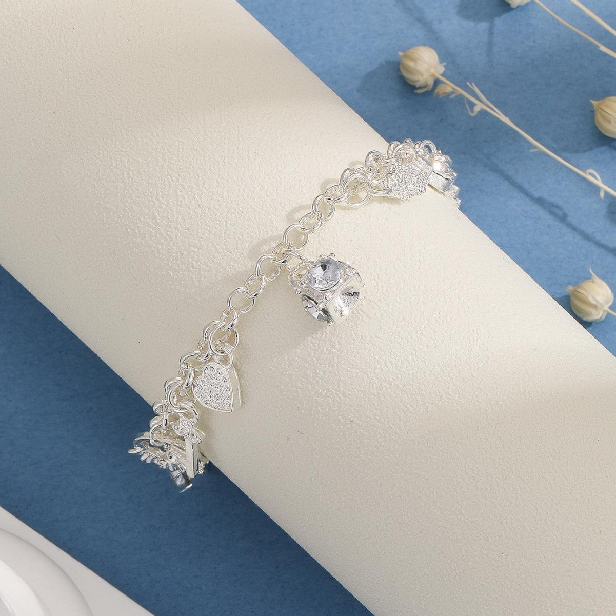 Wholesale Women's thirteen charm bracelet