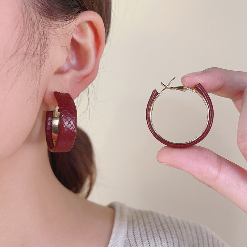 Wholesale Red Leather Unique Temperament Leather Circle Light Luxury Retro Wine Red Hong Kong Style Exaggerated Round Earrings