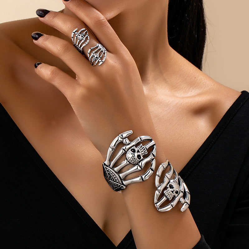 Wholesale Dark Gothic Skull Jewelry Set For Women Alloy Bracelet Ring Earrings Party Wear Fashion Accessory