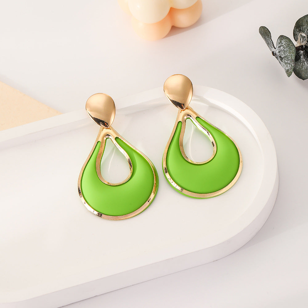 Pendientes de metal hueco de pintura de agua de agua al por mayor