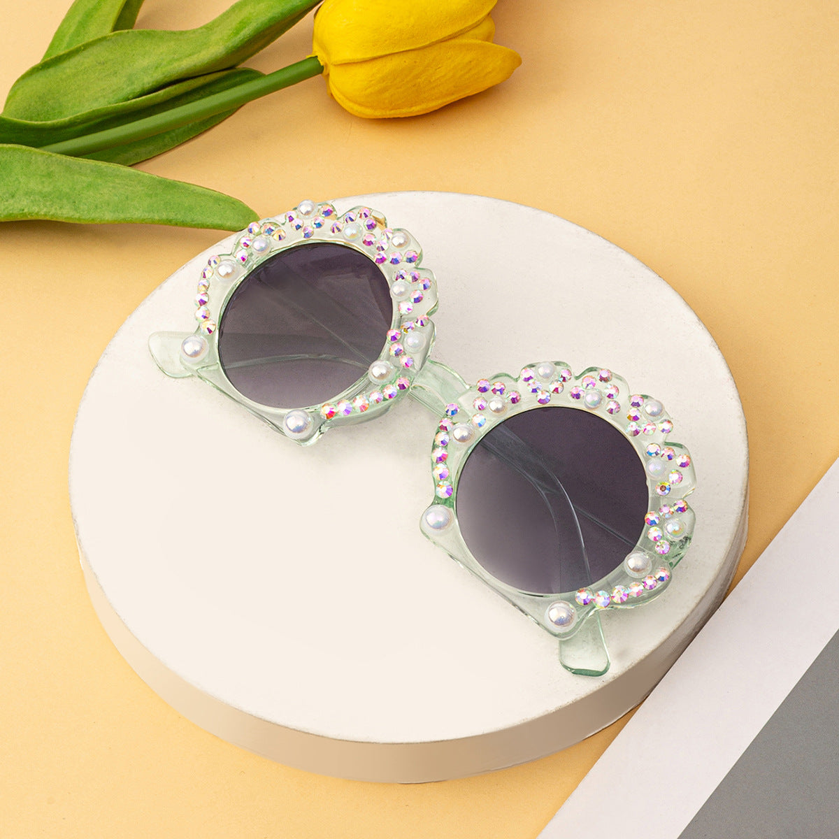 Wholesale Girl' s cute pearl studded diamond sunglasses