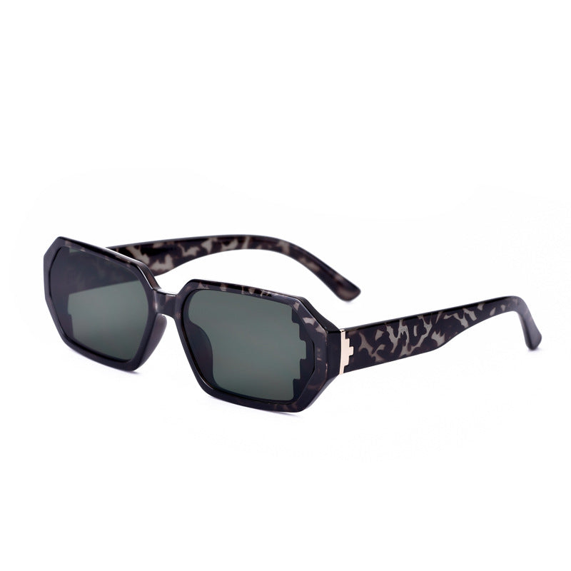 Wholesale Small Frame Irregular PC Sunglasses