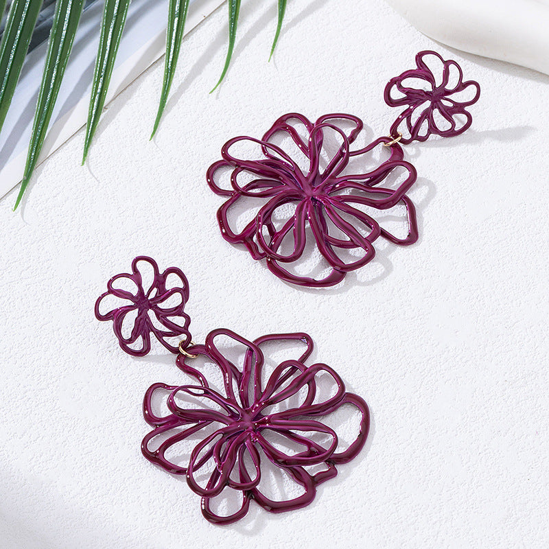 Wholesale Fashion Gold Hollow Flower Brooch Pin Retro Coat Accessory For Women