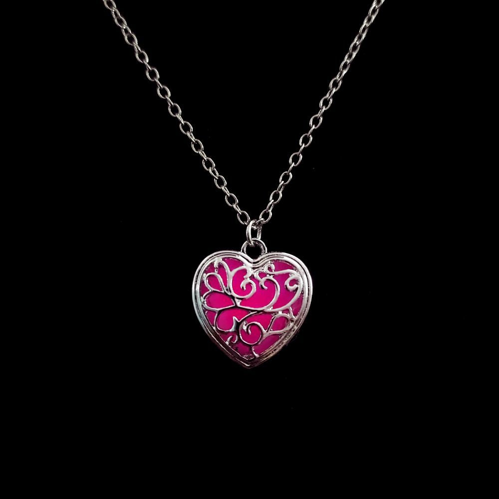 Wholesale Multi colored hollow luminous heart-shaped necklace