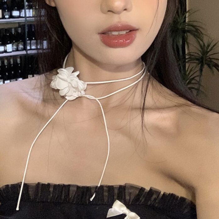 Wholesale Retro girl' s necklace with dark night rose and ns