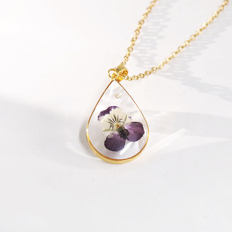 Wholesale 6pcs Drop Shaped December Flower Real Flower Resin Necklace