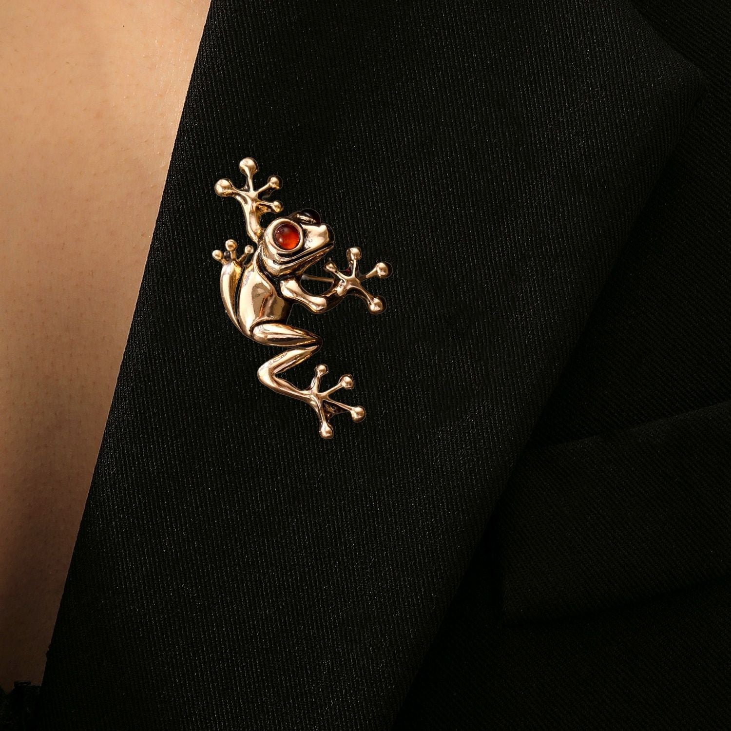 Wholesale Antique Silver Alloy Rhinestone  Brooch Pin  Gothic f Suit Jewelry Accessory