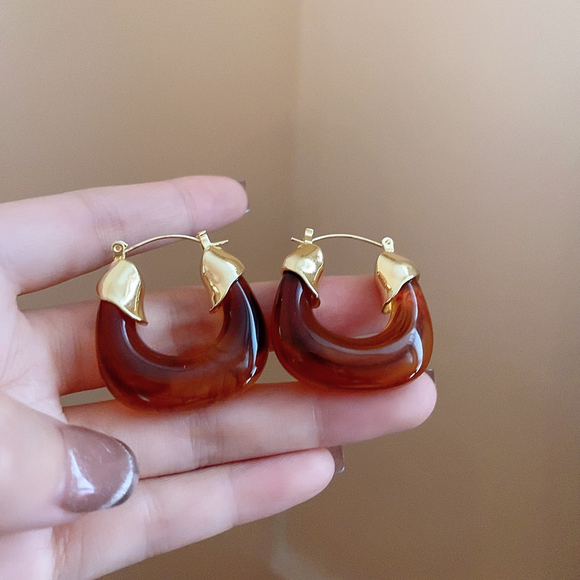 Wholesale Real Gold Electroplating Autumn and Winter Retro Fashion Temperament High-end Round Tiger Eye Stone Earrings