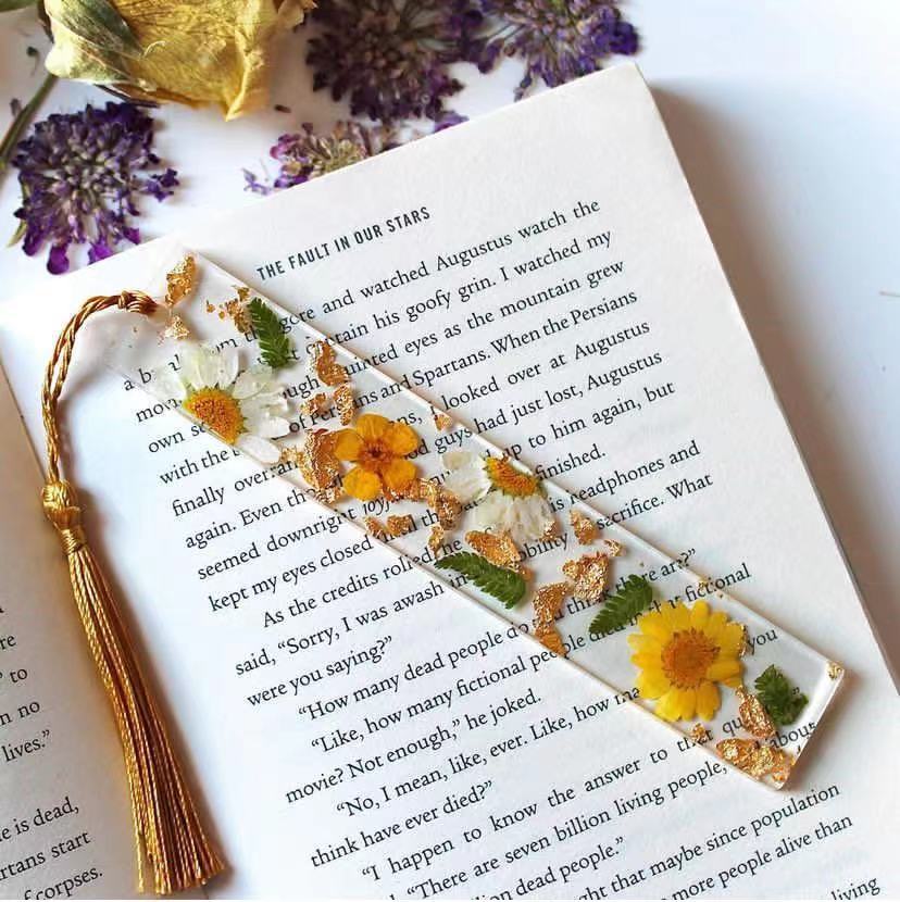 Wholesale Creative Real Flower Daisy Epoxy Transparent Tassel Dried Flower DIY Bookmark