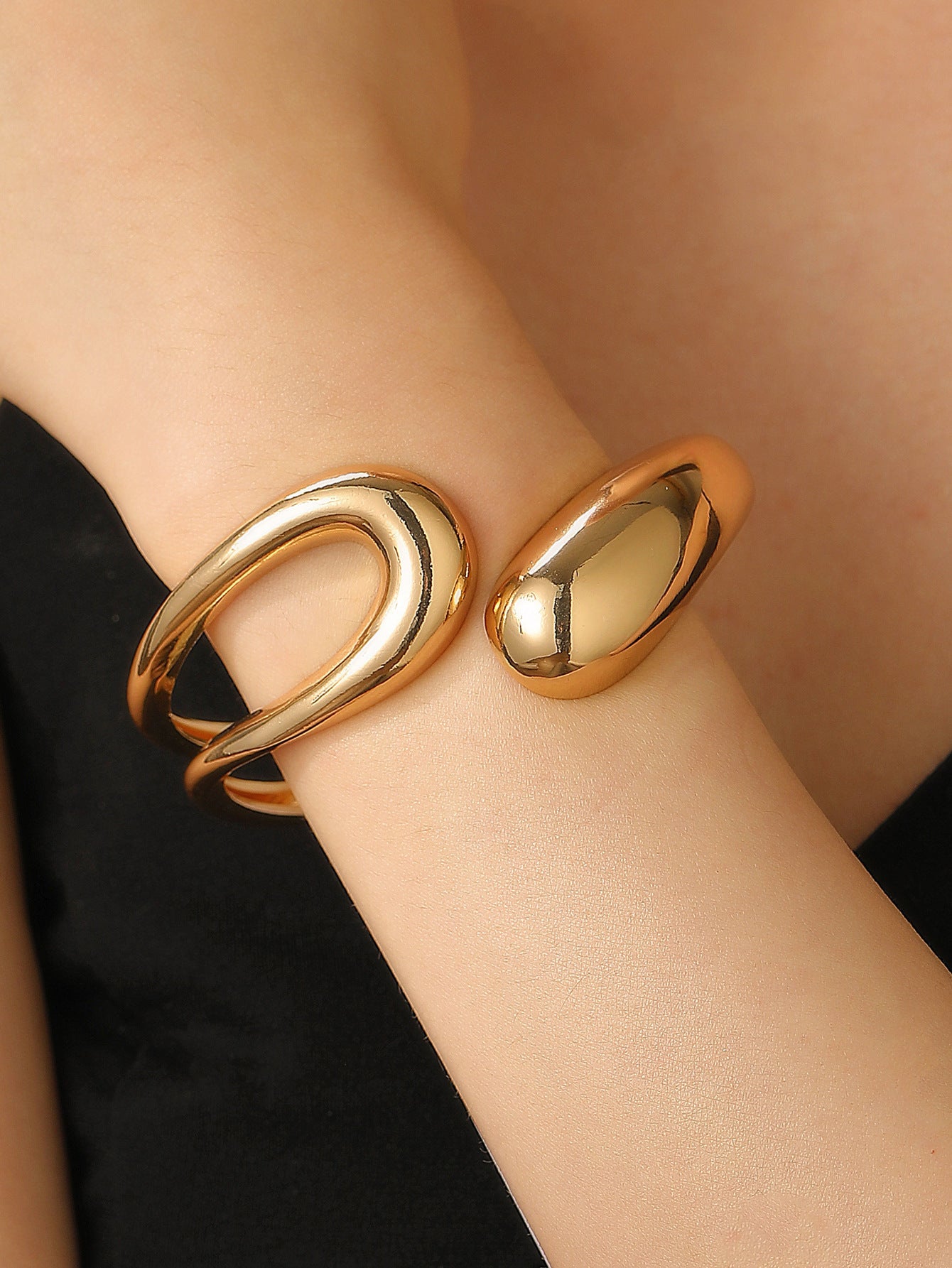 Wholesale suit Golden Glow Irregular Bracelet