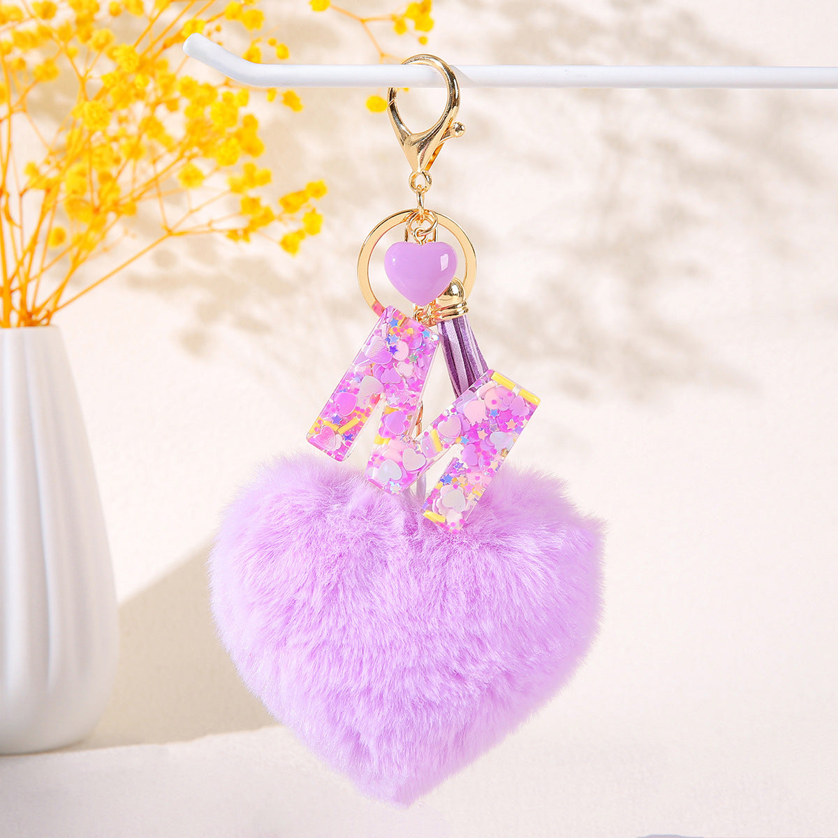 Wholesale in stock Love Shape Hair Ball Letter Keychain Wholesale Glue Sequins 26 Letter Key Ring Girl Backpack Decoration