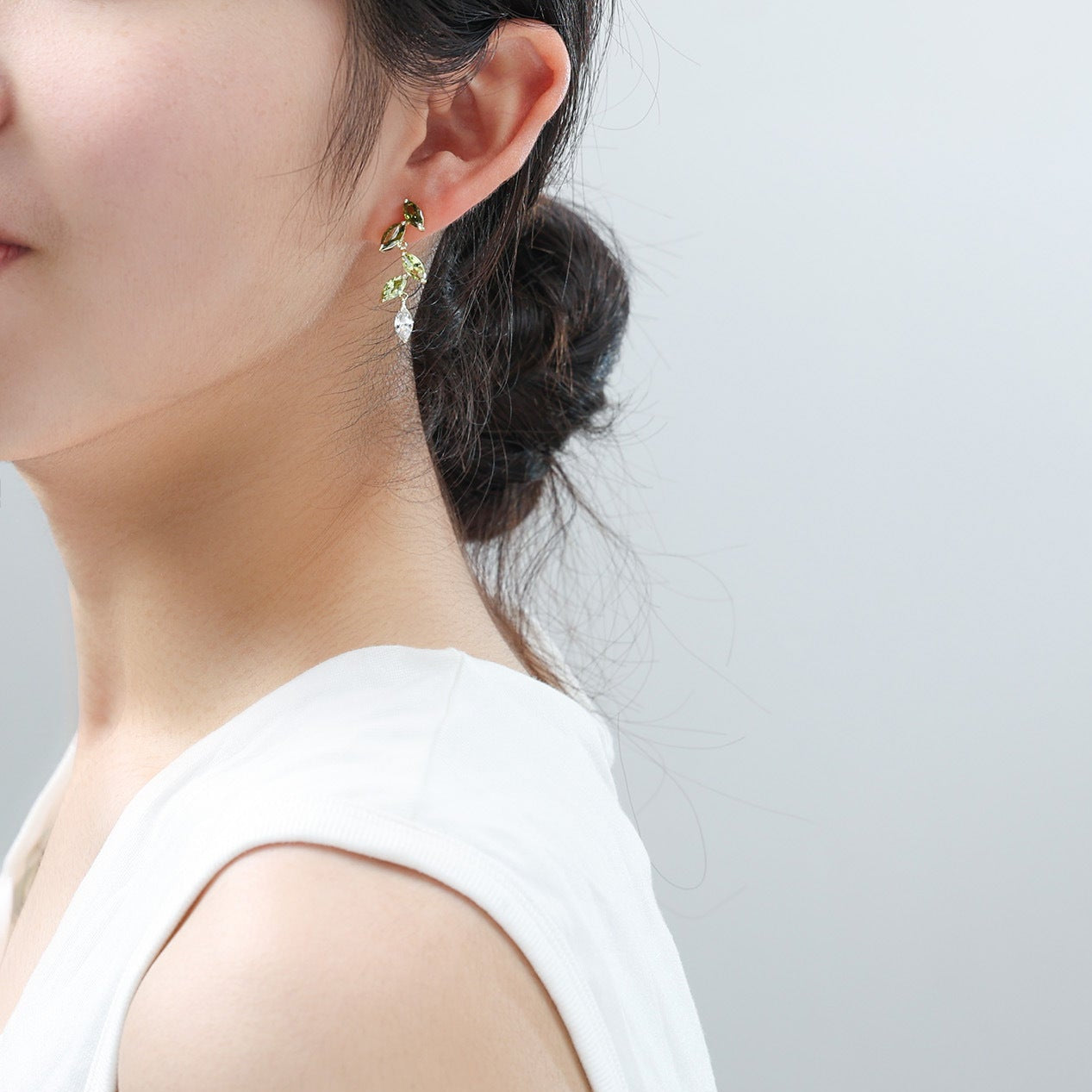 Wholesale Olive Green Gradient Zircon Leaf Earrings