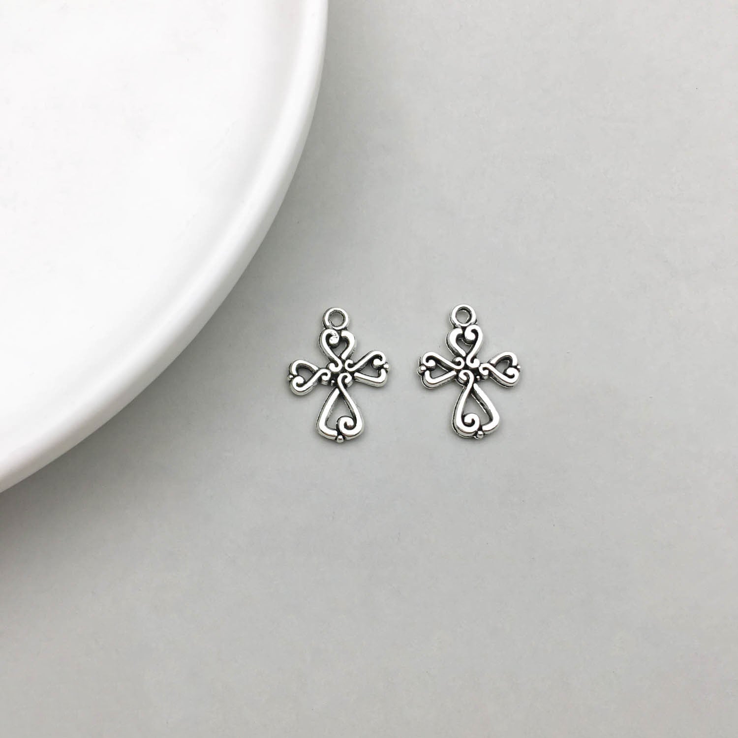 Wholesale 1 Antique Silver Alloy Cross Series Simulation Heart Cross DIY Pendant